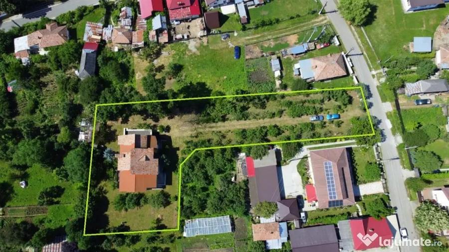 Casă cu 7 camere cu Teren 2328 Mp în Dăești