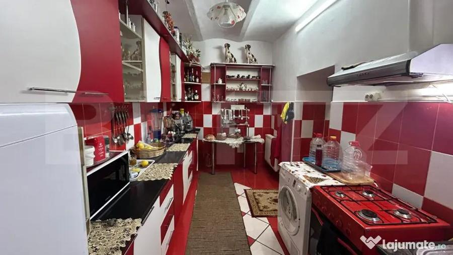 Spațiu comercial, de 300 mp, în Central