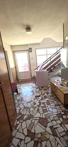 Casă cu 6 camere în Central