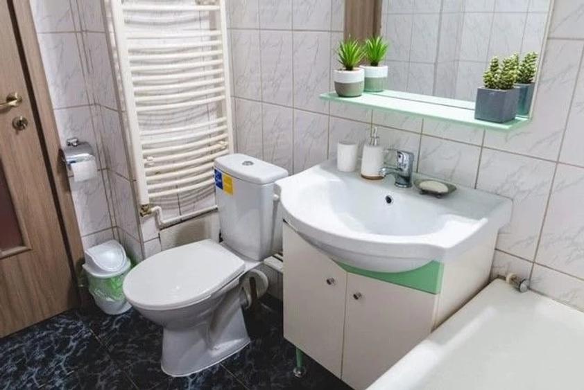Apartament cu 3 camere semidecomandat în Spitalul Județean