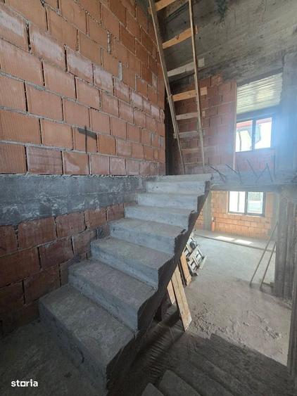 Casă cu 4 camere în Dobroești