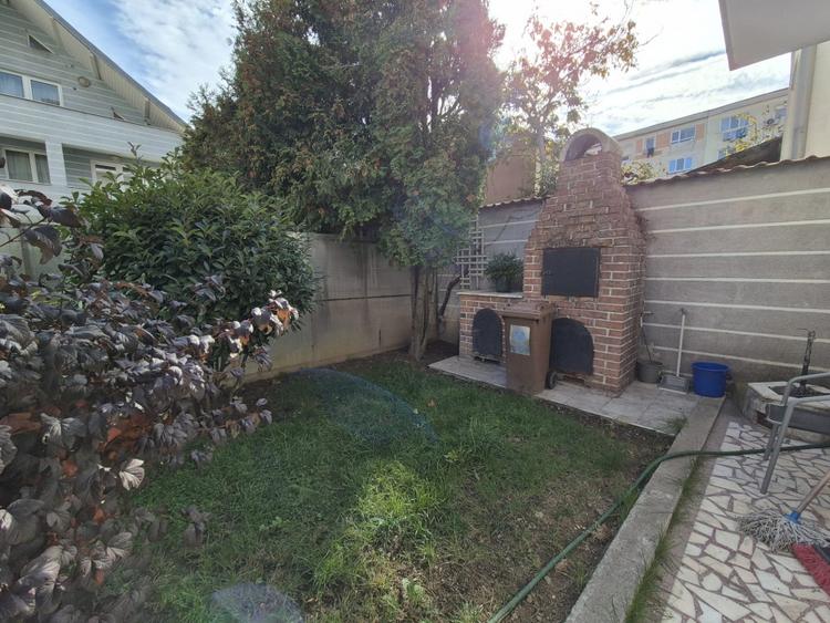 Casă individuală cu 8 camere cu Canalizare în Găvana 2