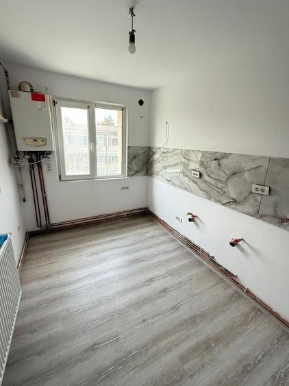 Apartament cu 3 camere decomandat în Șagului