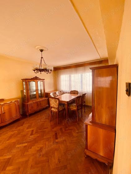 Apartament cu 3 camere decomandat în Central