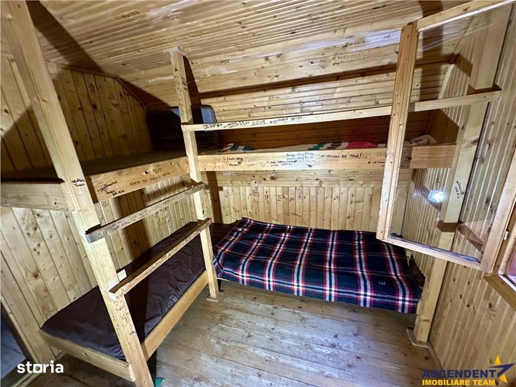 Casă cu 7 camere cu Canalizare în Praid