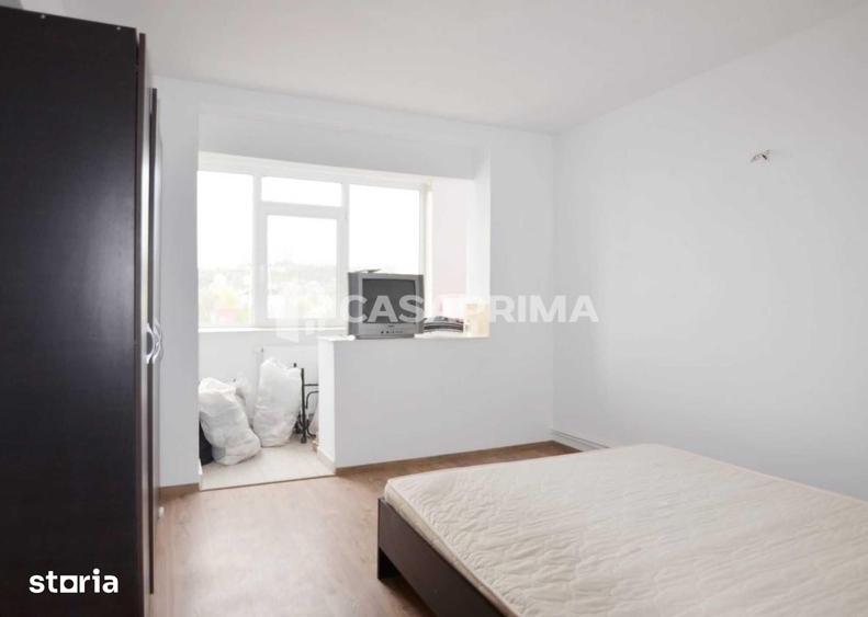 Apartament cu 2 camere semidecomandat în Podu Roș