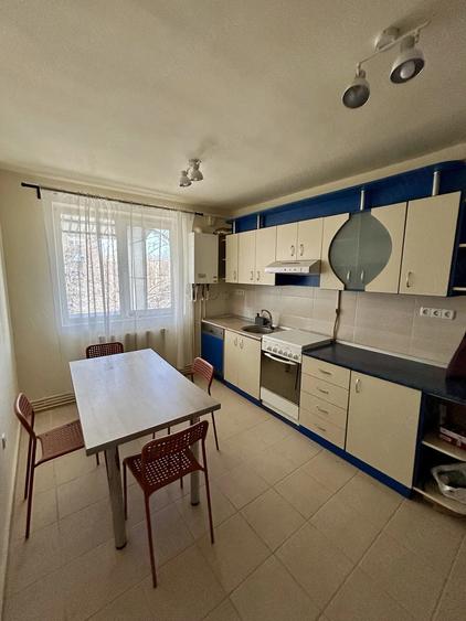 Apartament cu 2 camere semidecomandat în Careiului