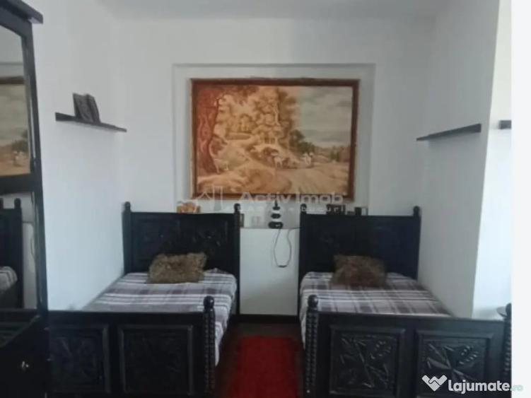 Casă cu 4 camere cu Teren 300 Mp în Central
