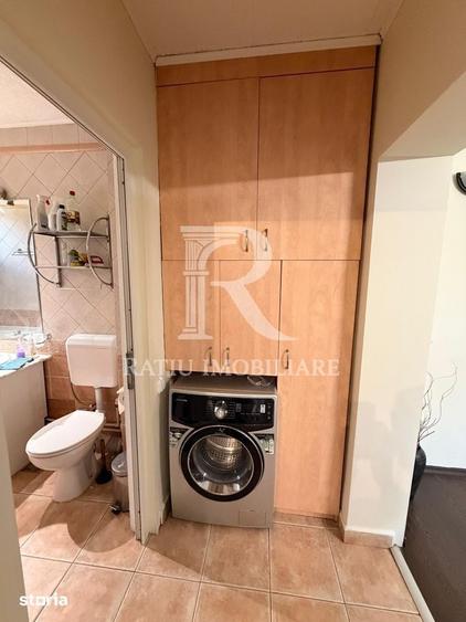 Apartament cu 3 camere semidecomandat în Decebal