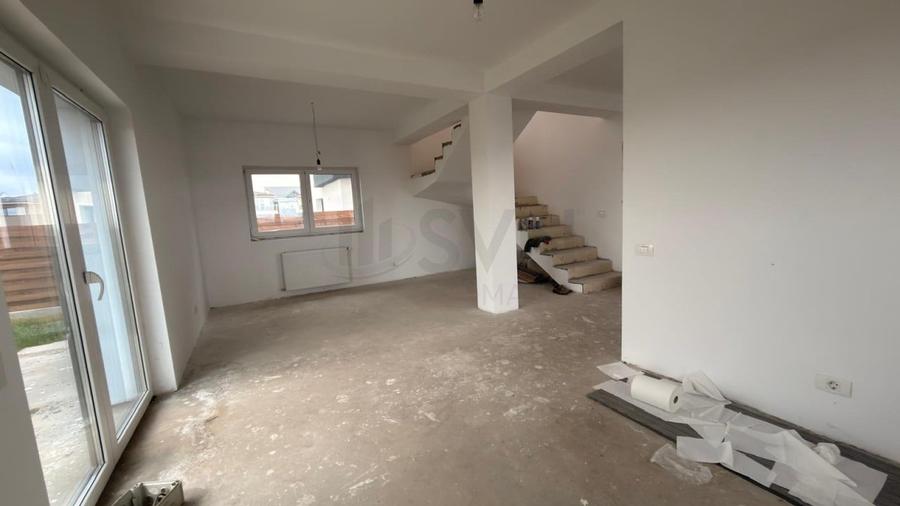 Casă individuală cu 3 camere cu Canalizare în Central