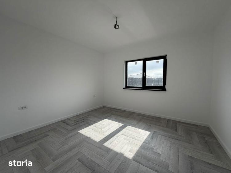 Casă cu 4 camere cu Teren 400 Mp în Clinceni