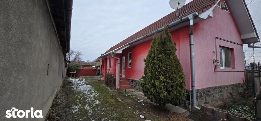 Casă cu 4 camere cu Teren 184 Mp în Central