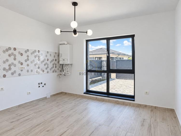 Casă individuală cu 4 camere cu Teren 400 Mp în Domnești