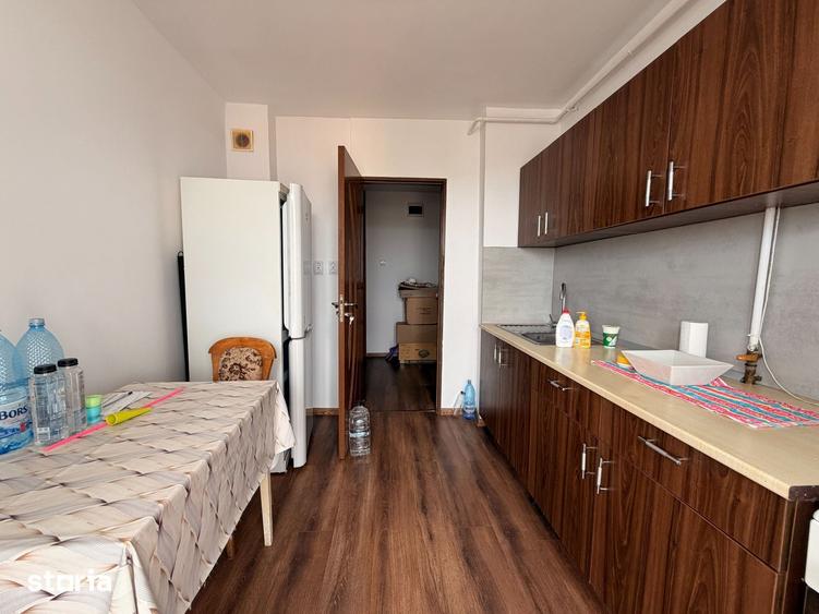 Apartament cu 3 camere în Crângași