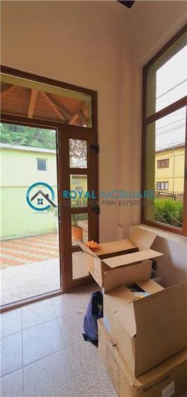 Birou, de 164.16000366211 mp, în Ultracentral