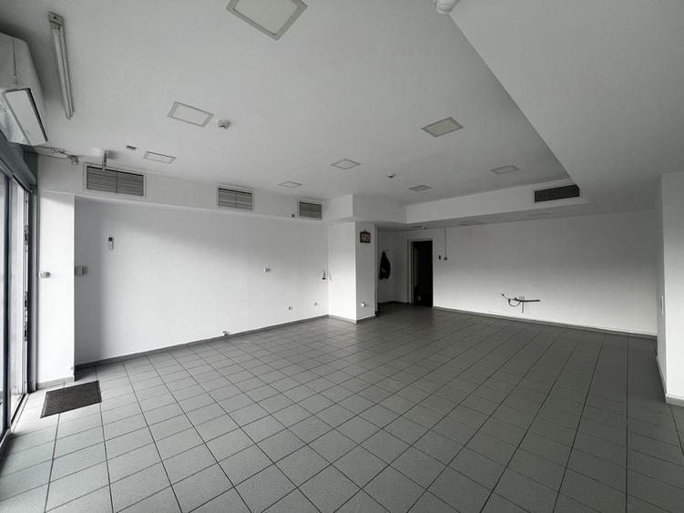 Spațiu comercial, de 76 mp, în Central