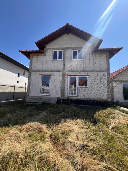 Casă cu 4 camere în Câmpia Turzii