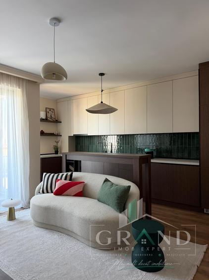 Apartament cu 3 camere semidecomandat, mobilat în Mărăști