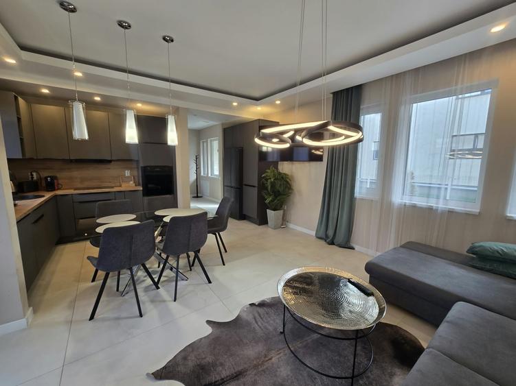 Duplex cu 4 camere cu Canalizare în Florești