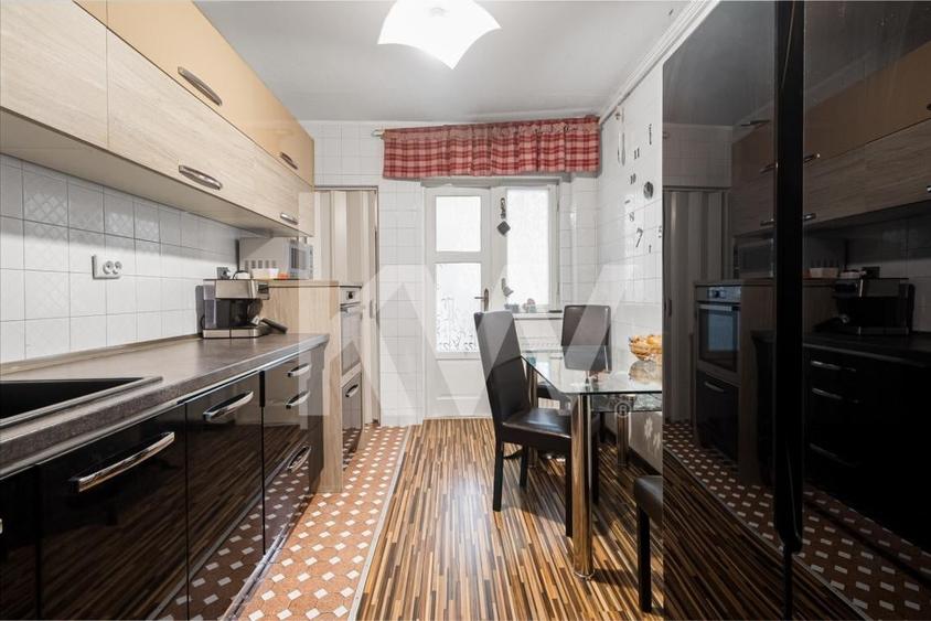 Apartament cu 4 camere decomandat în Răcădău