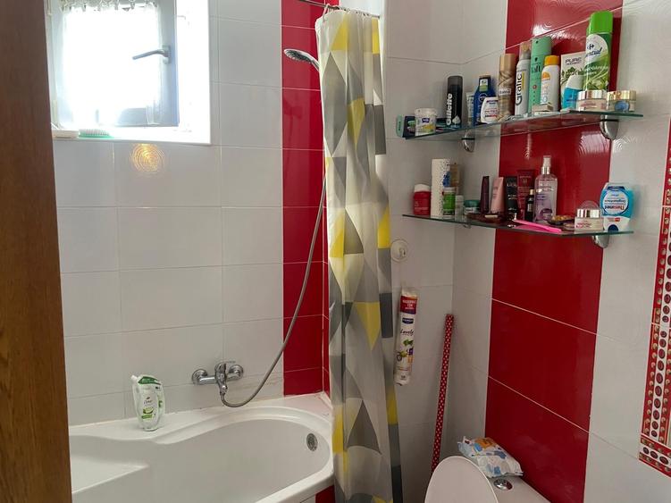 Apartament cu 3 camere decomandat în Ștrand
