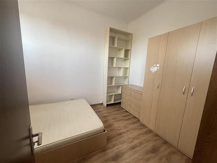 Apartament cu 4 camere decomandat, mobilat în Fundeni