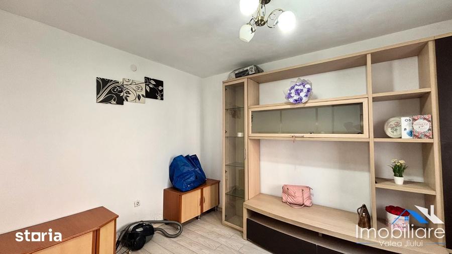 Apartament cu 2 camere decomandat în Petros
