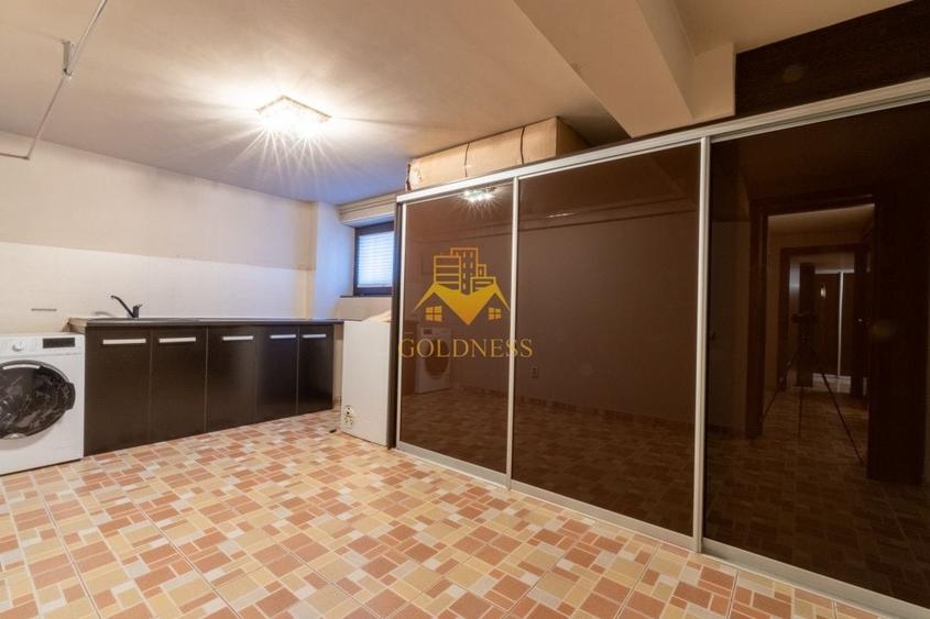 Casă individuală cu 7 camere cu Canalizare în Bună Ziua