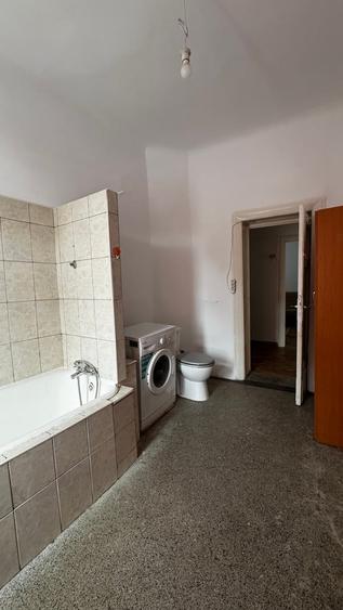 Apartament cu 3 camere decomandat în Ștefan cel Mare