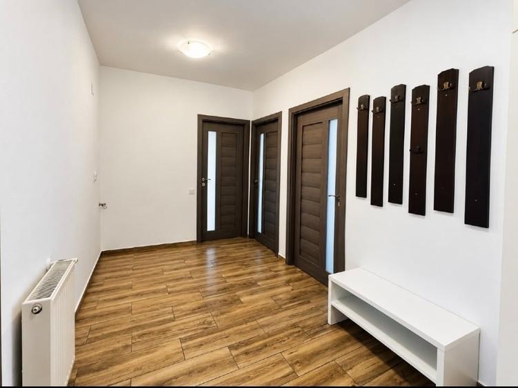 Apartament cu 3 camere decomandat, mobilat în Central
