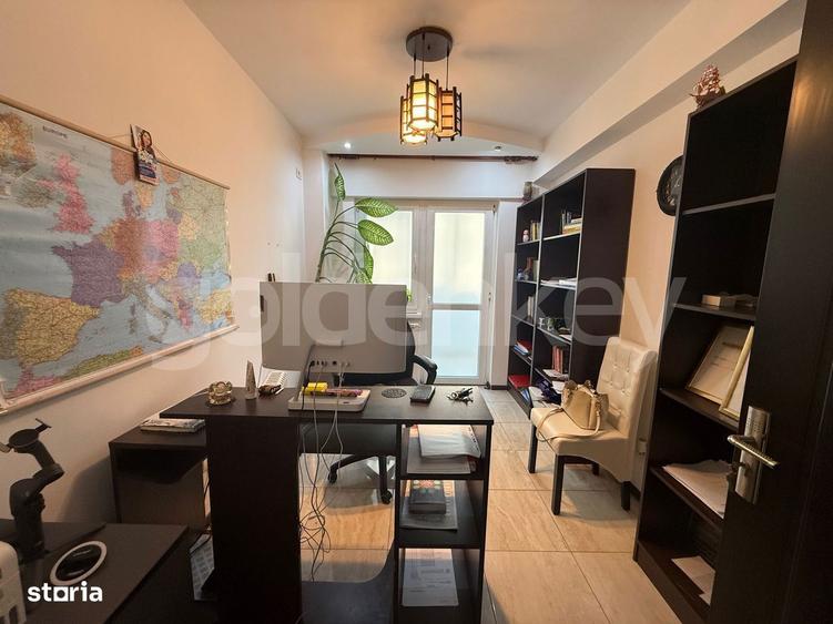 Apartament cu 4 camere decomandat, mobilat în Central