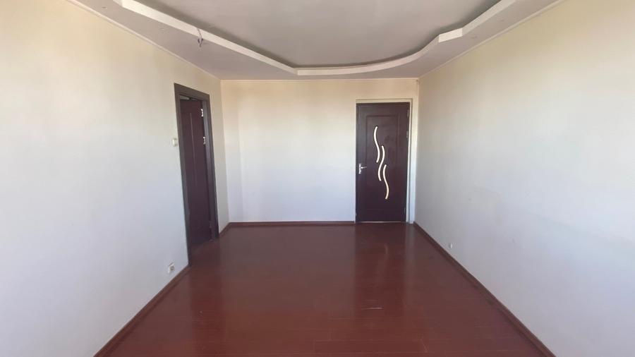 Apartament cu 4 camere semidecomandat în Berceni