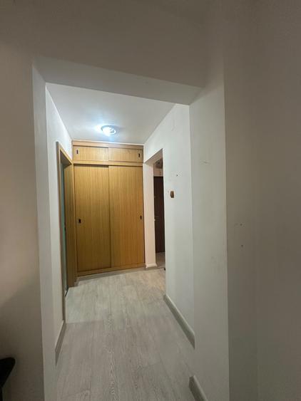 Apartament cu 3 camere decomandat în Tomis Nord