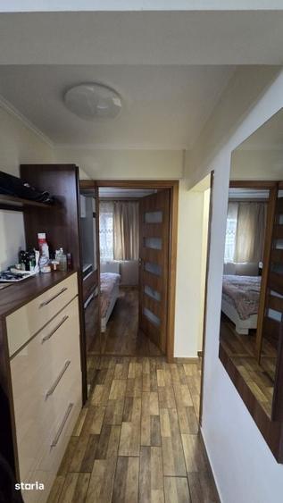 Apartament cu 3 camere decomandat în Micro 16