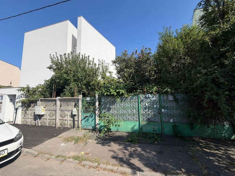 Casă individuală cu 6 camere cu Teren 157 Mp în Domenii