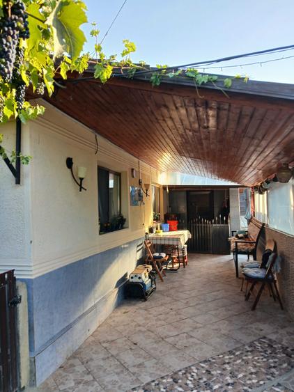 Casă cu 4 camere în Exterior Vest