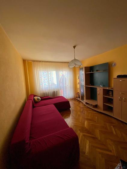 Apartament cu 3 camere decomandat în Vasile Aaron