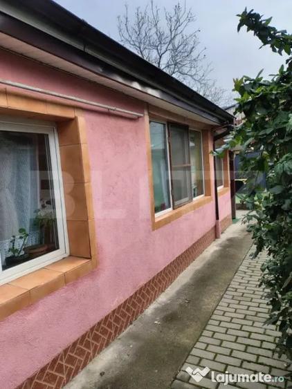 Casă cu 2 camere cu Teren 220 Mp în Central