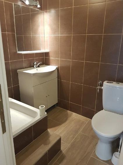Apartament cu 2 camere semidecomandat în Traian