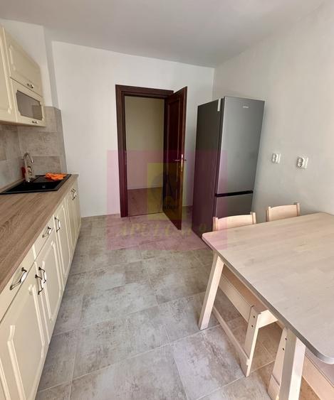 Apartament cu 4 camere semidecomandat în Ștefan cel Mare