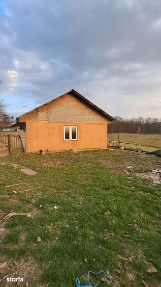 Casă cu 3 camere cu Teren 420 Mp în Bârnova