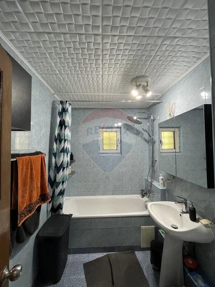 Apartament cu 3 camere decomandat în Gorjului