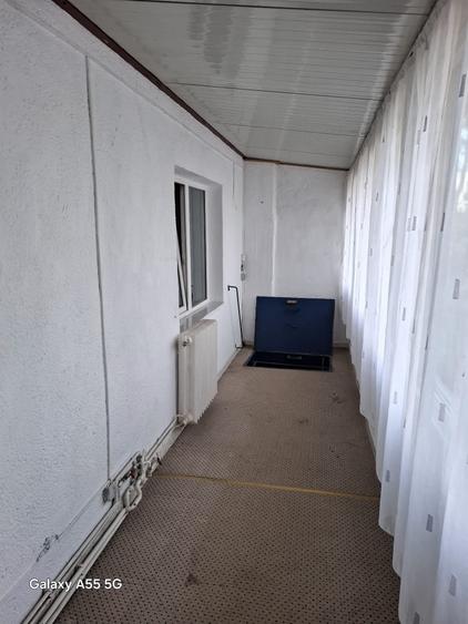 Apartament cu 3 camere decomandat în 13 Decembrie