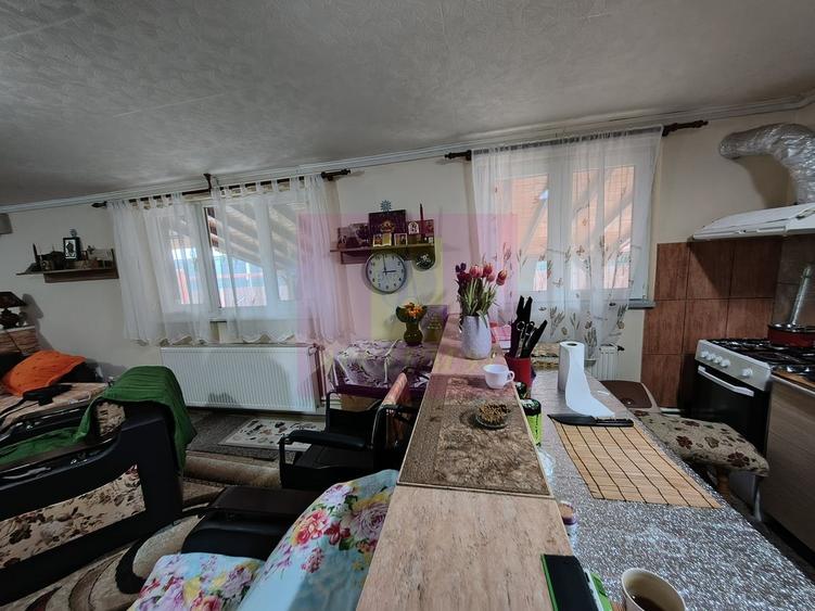 Casă cu 3 camere cu Teren 185 Mp în Berceni