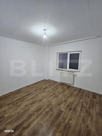Apartament cu 4 camere în Roșu