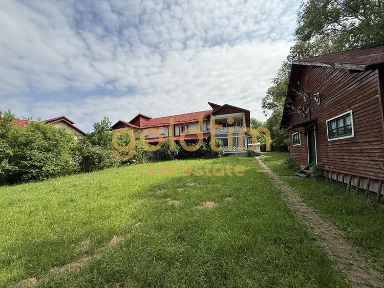Casă individuală cu 7 camere cu Canalizare în Cornu