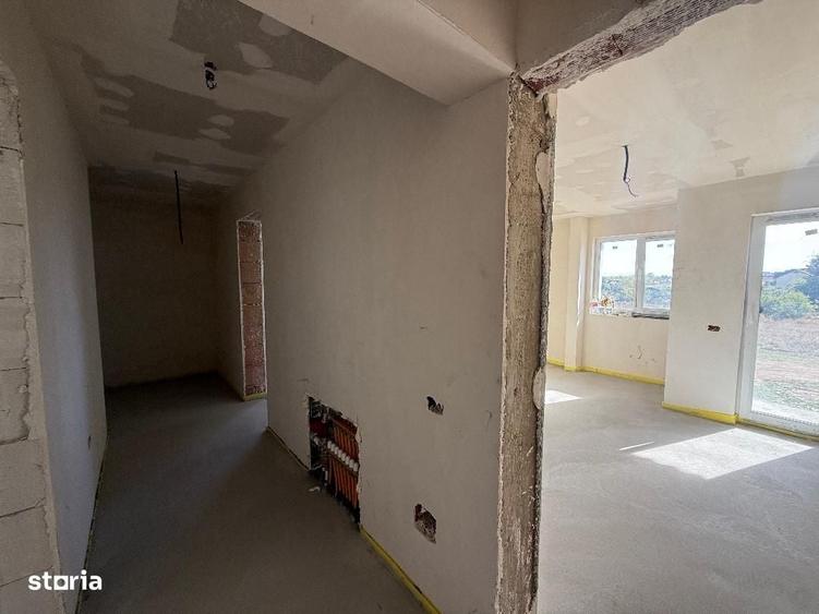 Casă cu 4 camere cu Teren 250 Mp în Central
