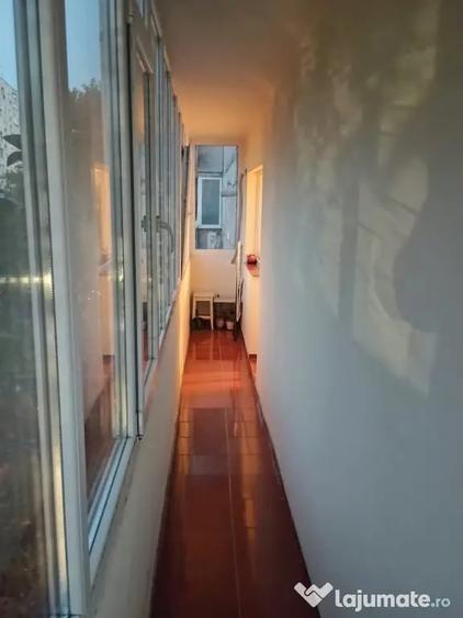 Apartament cu 2 camere semidecomandat în 1 Mai