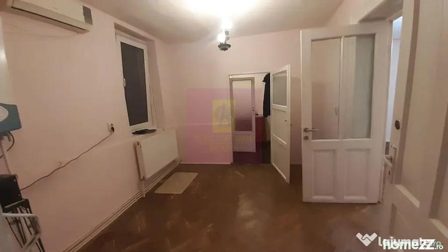 Casă cu 2 camere cu Teren 39 Mp în P-ța Romană