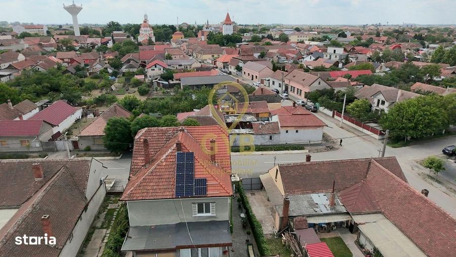 Casă cu 4 camere cu Canalizare în Central